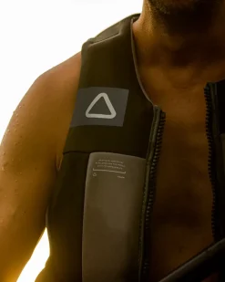Follow Wake CGA Life Jackets<Foow ogo en' CGA ife Jacket - Back