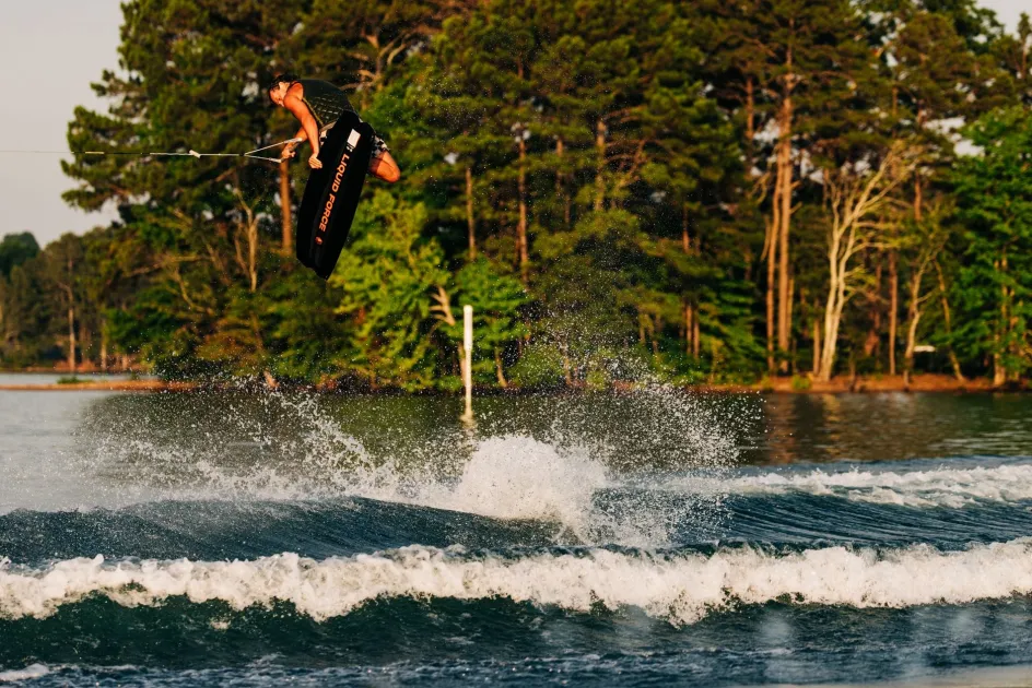Liquid Force Wakeboards<2025 Remedy Aero Wakeboard