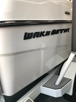 Malibu Decals + Emblems<Wakesetter Hull Decal, 32" (Chrome) 2017-19