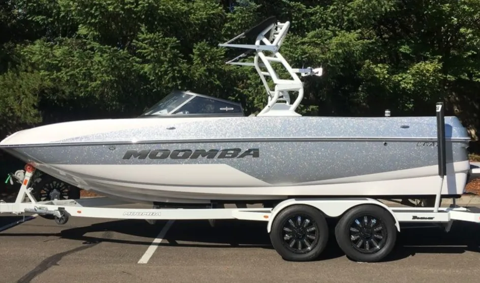 Moomba Decals + Emblems<Chrome Badge, Hull Decal (110150)